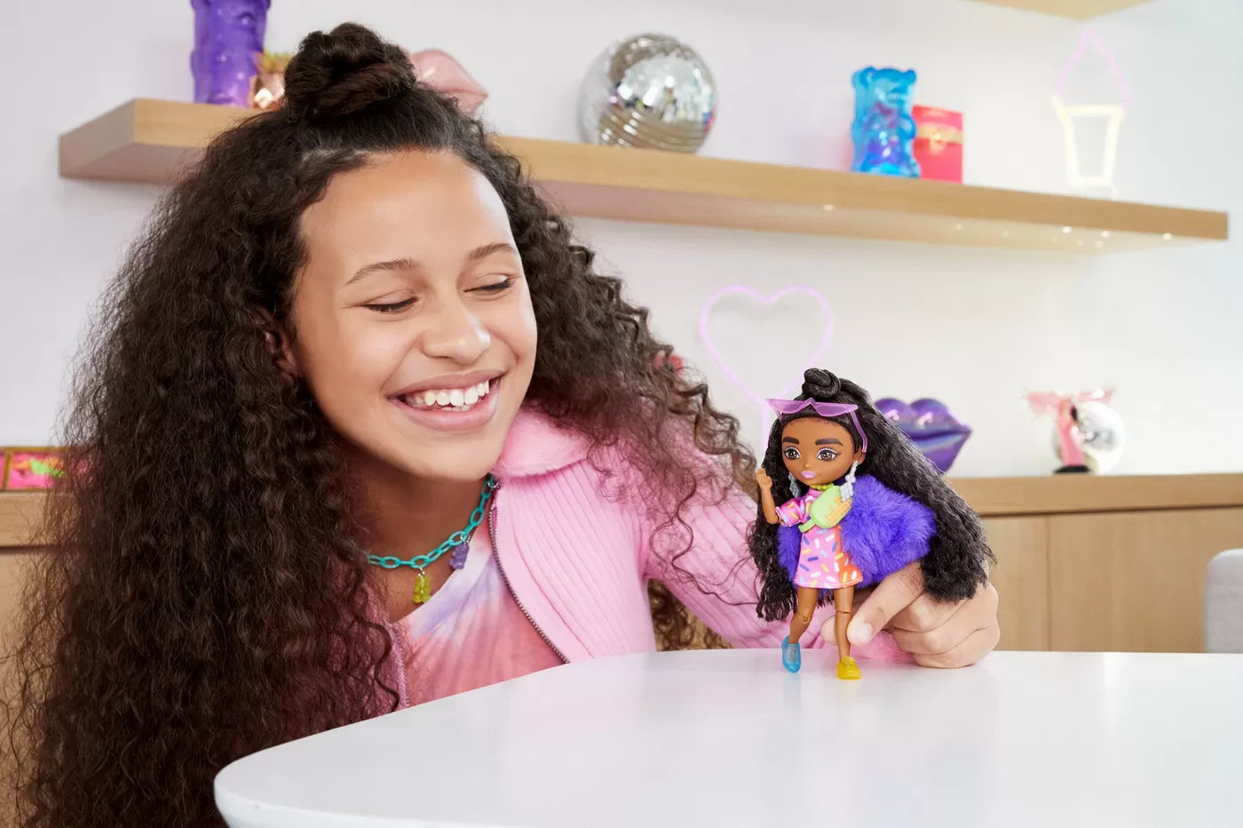 Barbie papusa barbie extra mini bruneta