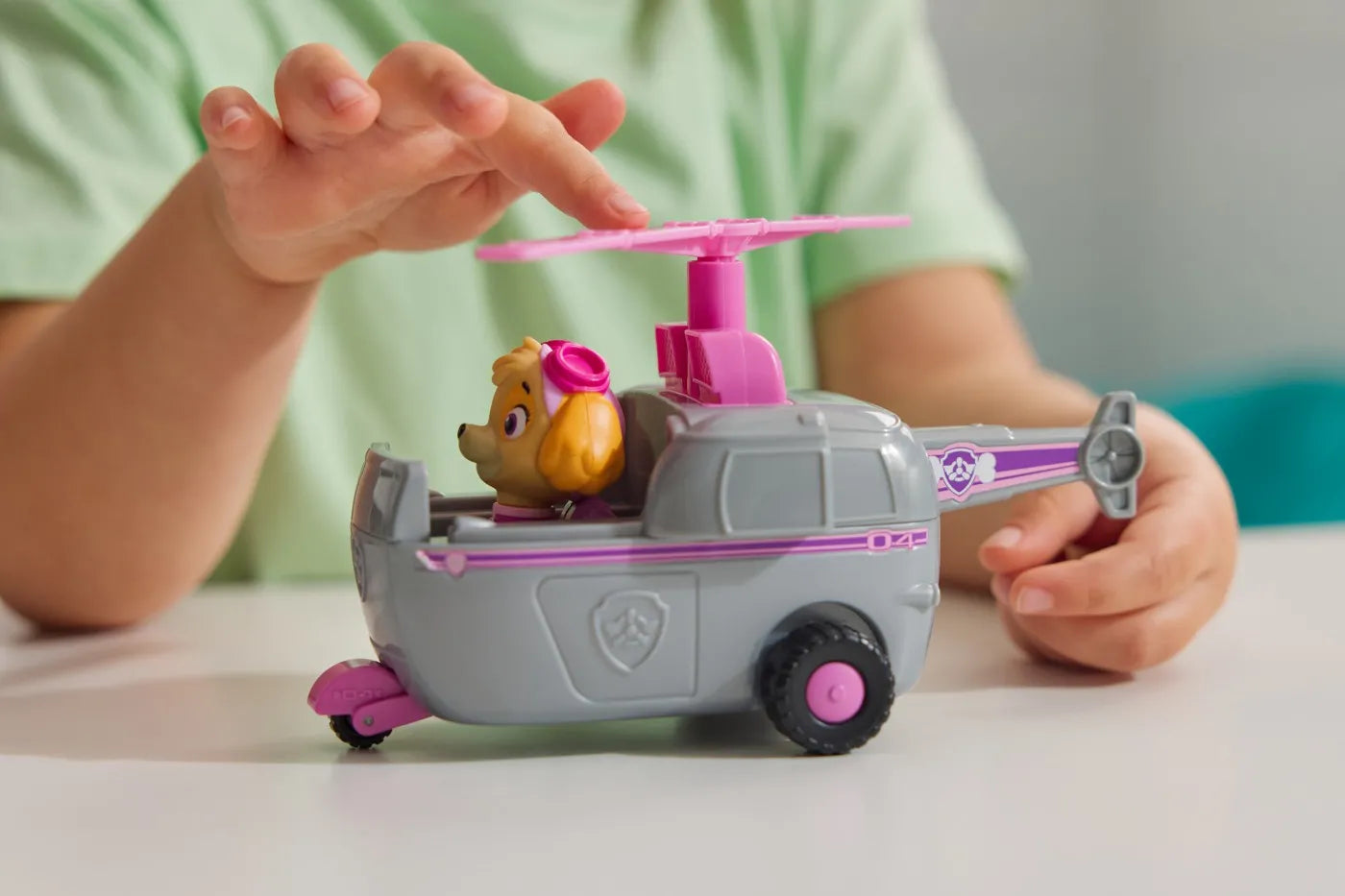 Patrula catelusilor set vehicul de baza elicopter si figurina skye