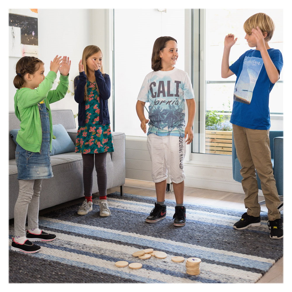 Memoreaza si imita, joc de motricitate