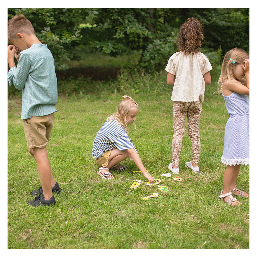 Hotul, joc de atentie si memorie