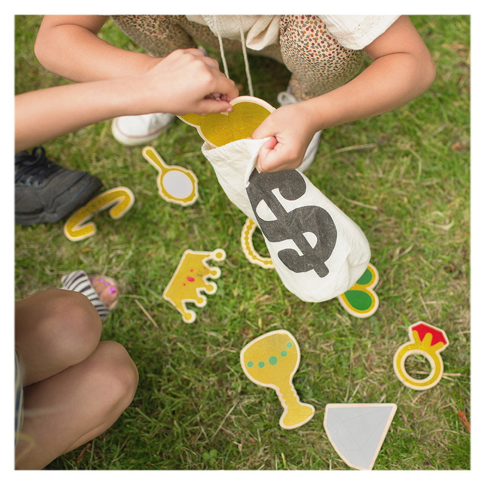 Hotul, joc de atentie si memorie