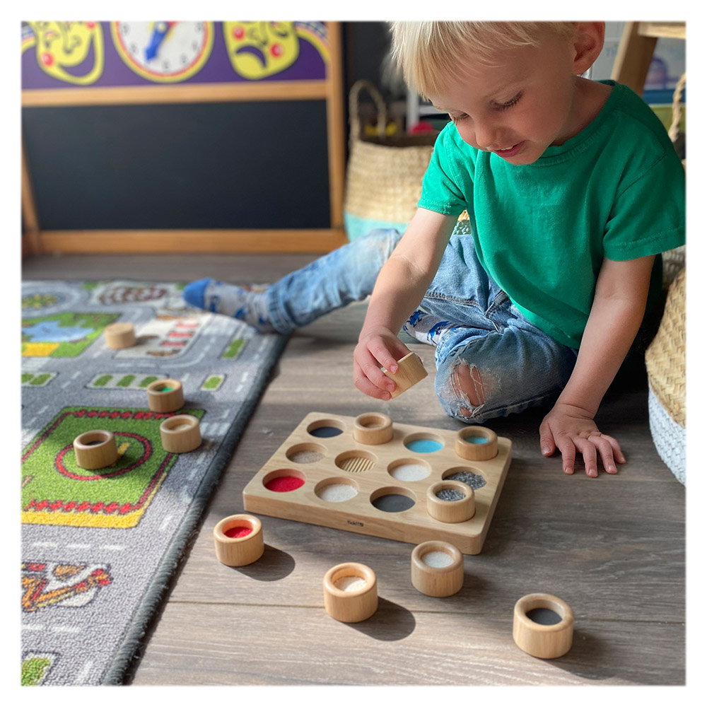 Panou senzorial, atinge si potriveste, TickiT