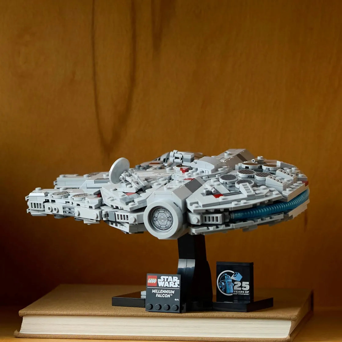 Lego star wars millennium falcon 75375