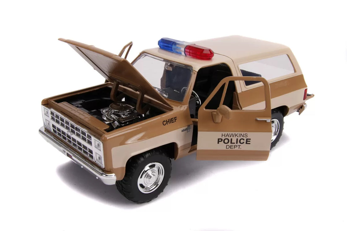 Macheta metalica 1980 chevy police k5 scara 1 la 24