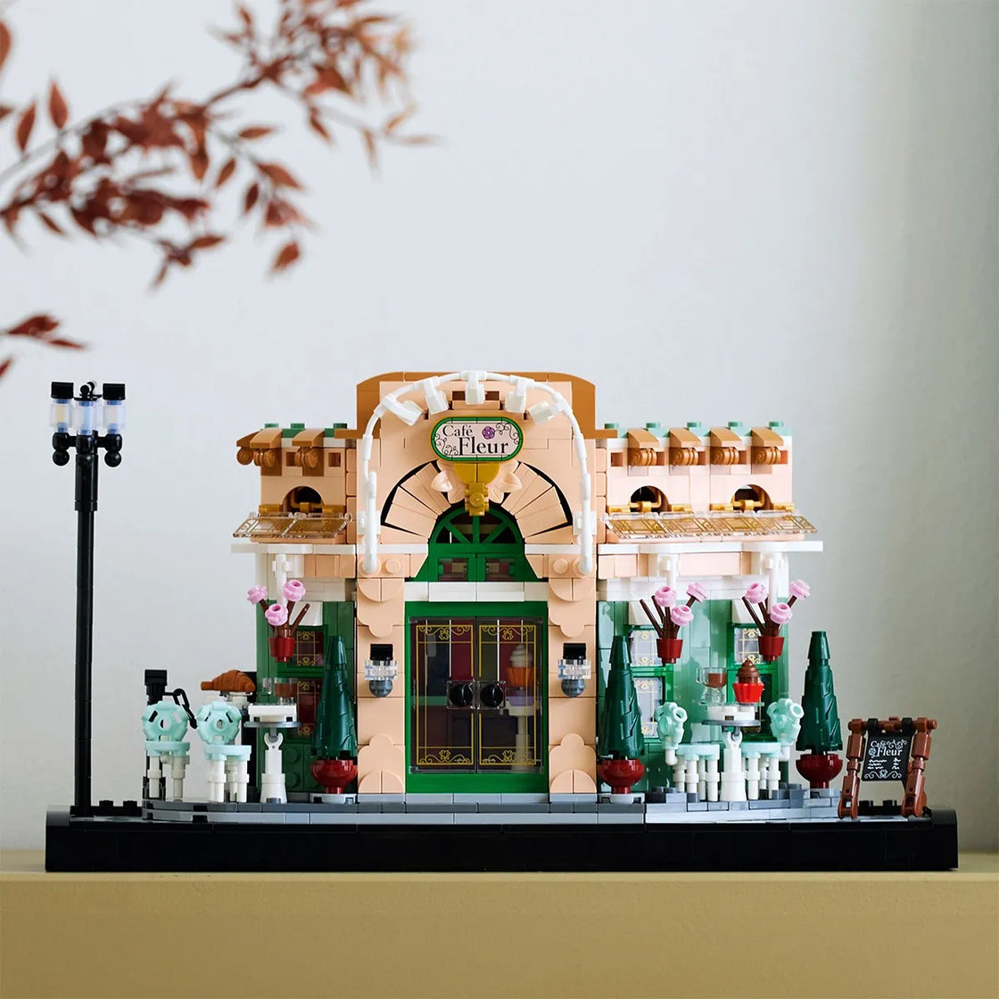Lego icons cafenea frantuzeasca 10362