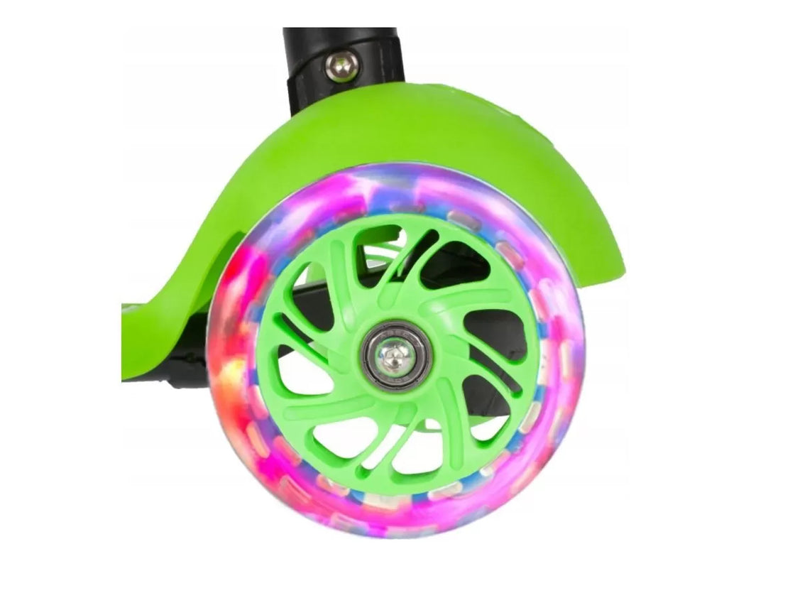 Trotineta malplay buburuza tip scooter cu 3 roti verde