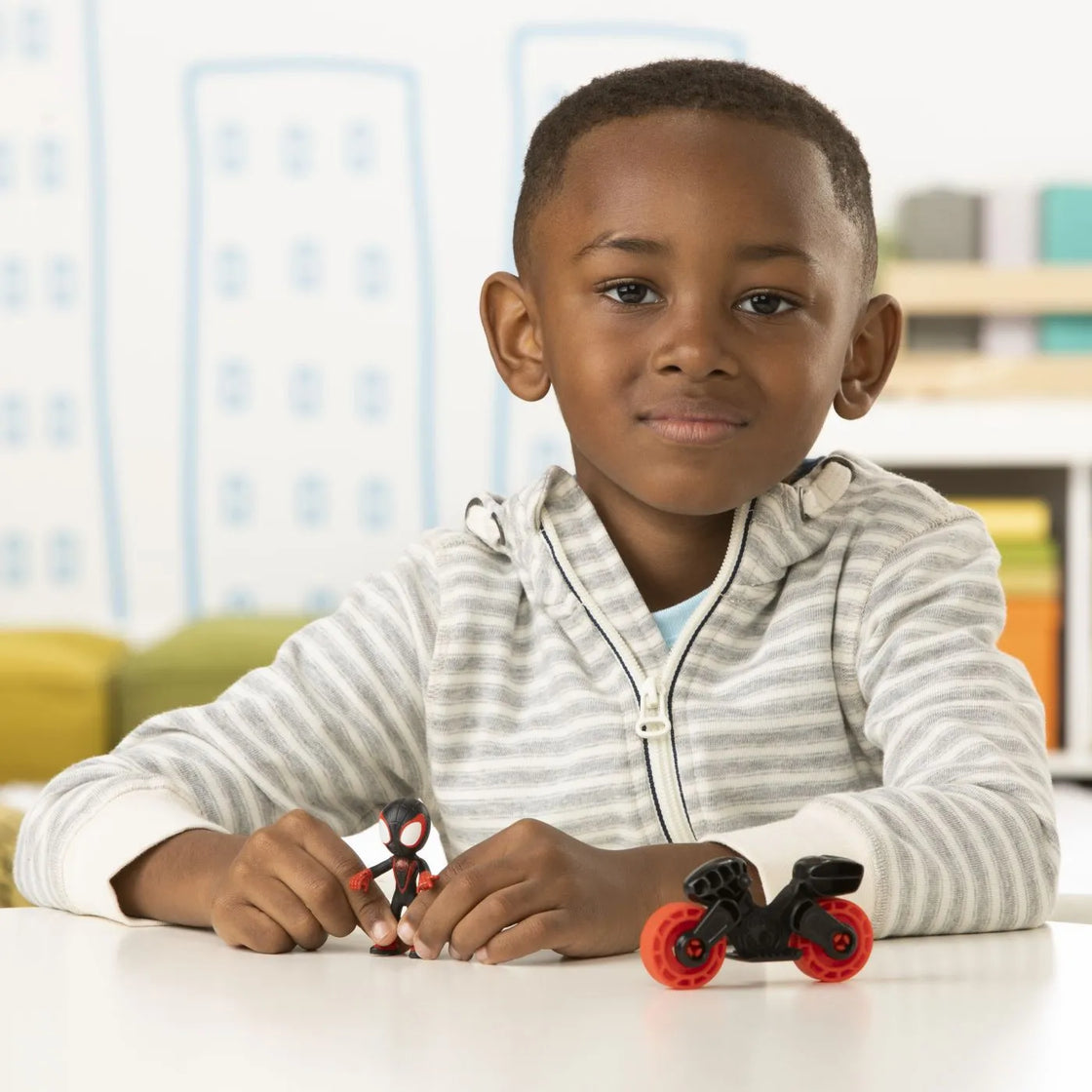 Spiderman set motocicleta si figurina miles morales spider man 6cm