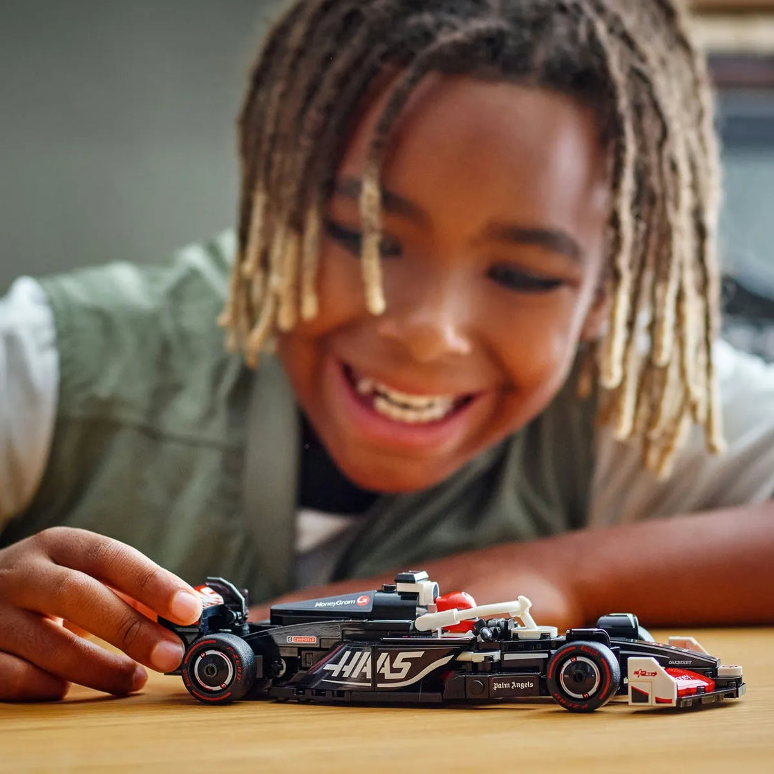 Lego speed champions masina de curse f1 moneygram haas vf-24 77250