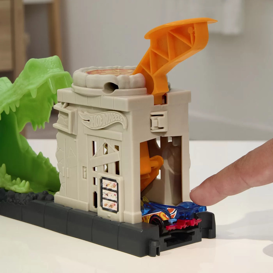 Hot wheels city pista inamicilor pizzerie