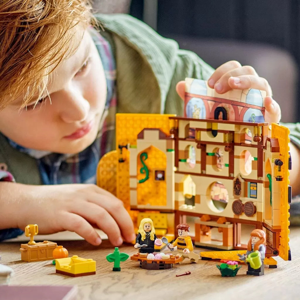 Lego harry potter bannerul casei hufflepuff 76412
