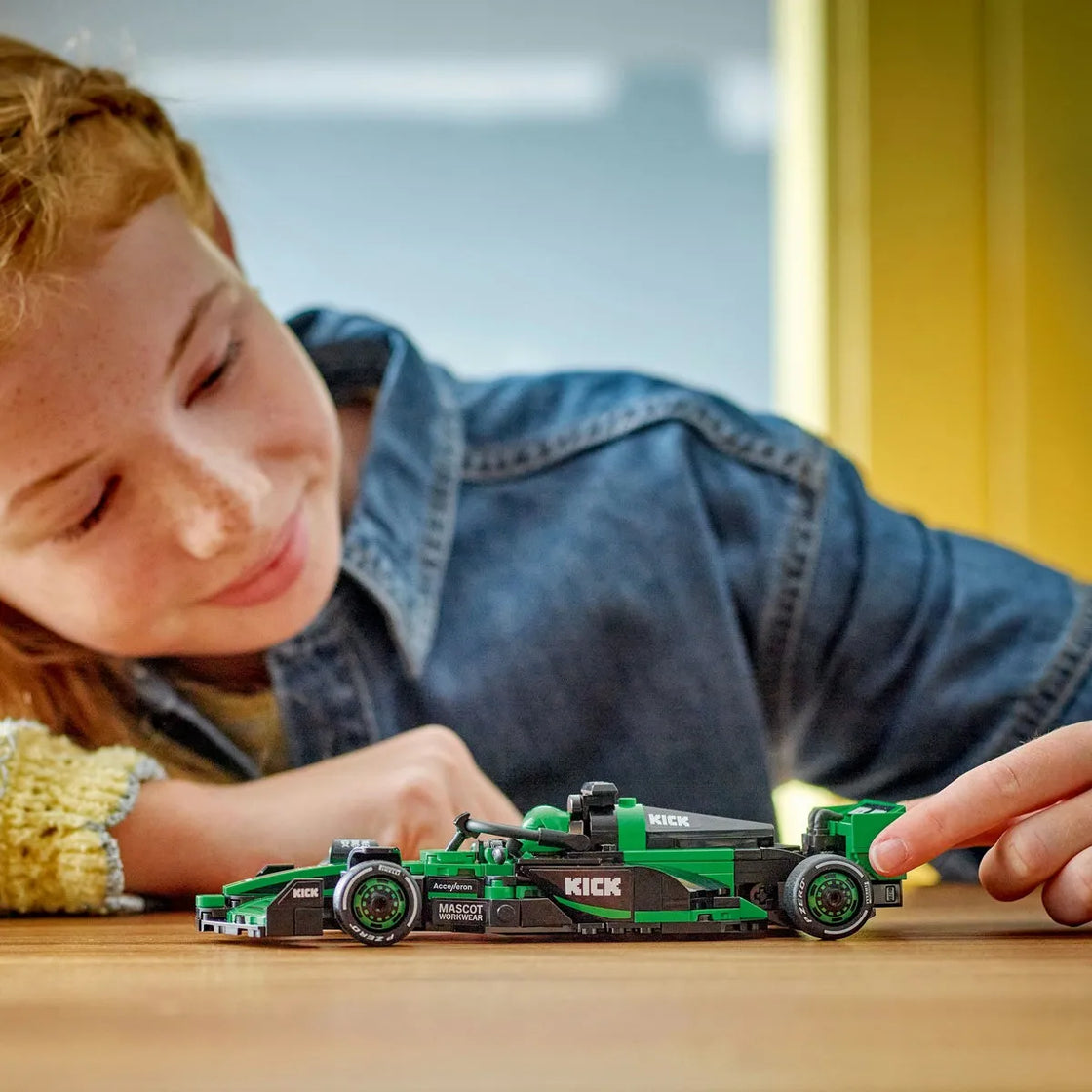 Lego speed champions masina de curse f1 kick sauber 77247