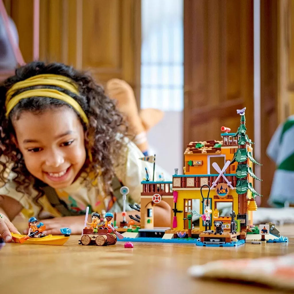 Lego friends sporturi nautice in tabara de aventuri 42626