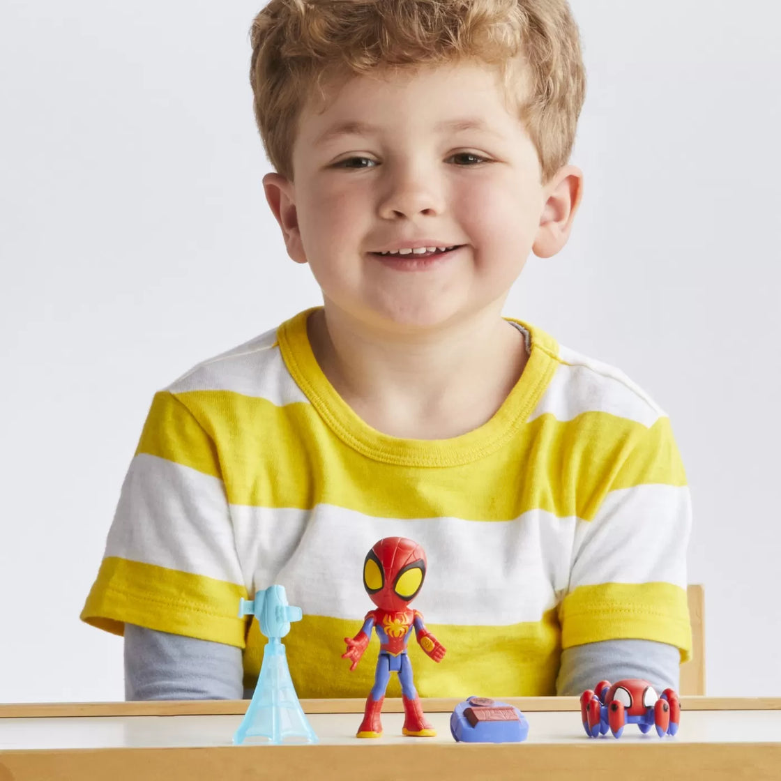 Spidey prietenii extraordinari set figurina spidey 10cm si accesorii