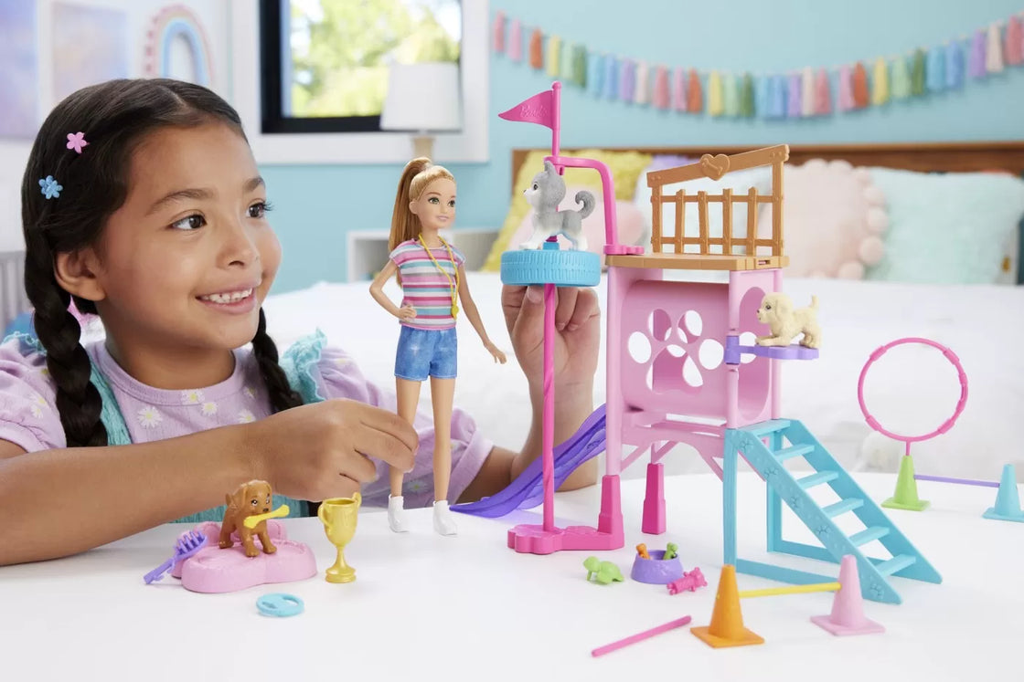 Barbie si stacie papusa stacie dresoare de catei