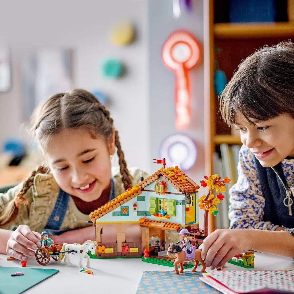 Lego friends grajdul pentru cai al lui autumn 41745