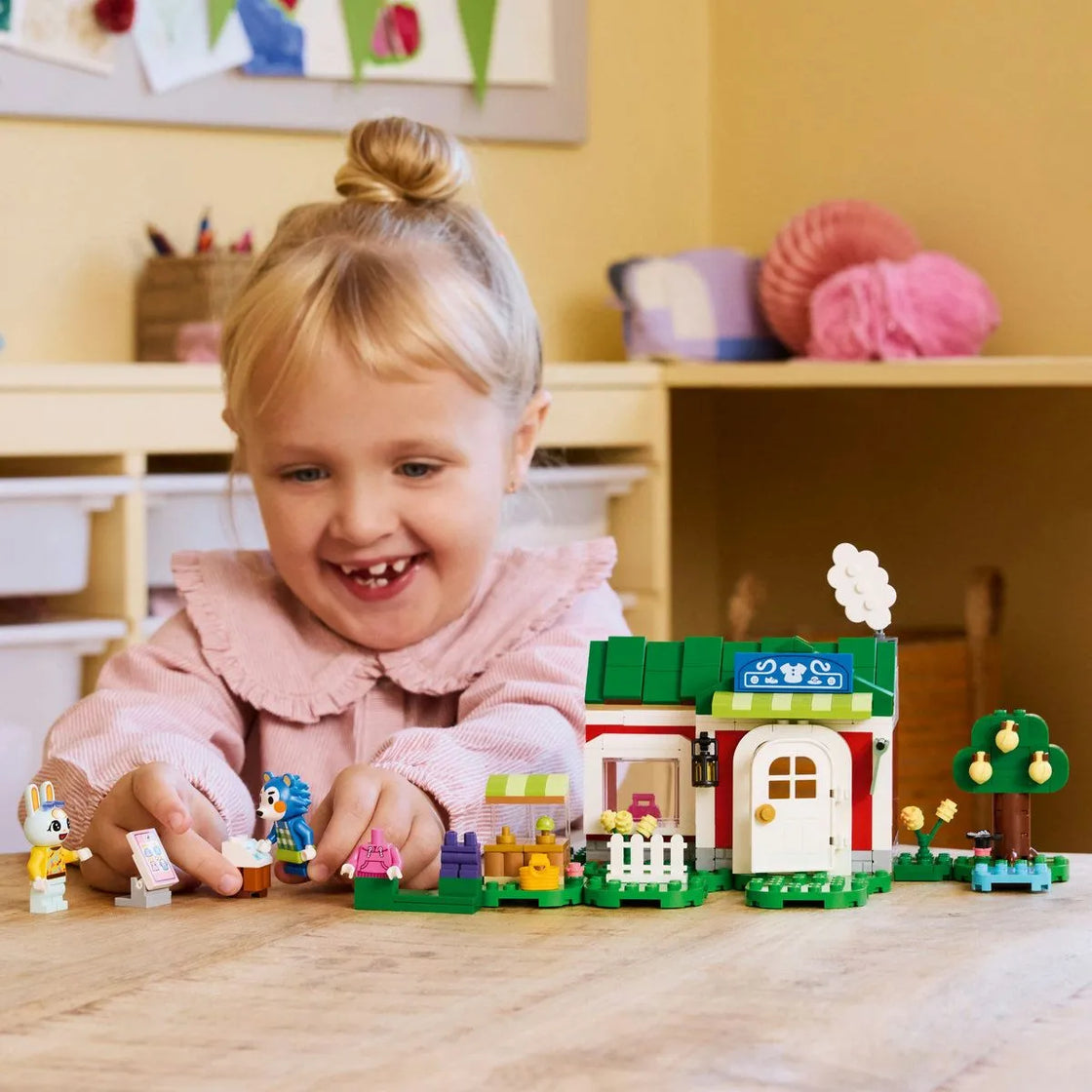 Lego animal crossing magazinul de haine detinut de able sisters 77055