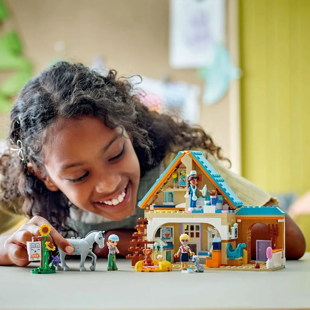 Lego friends clinica veterinara pentru cai si animale de companie 42651