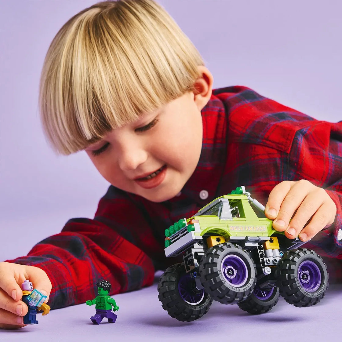Lego super heroes hulk in vehicul de teren contra lui thanos 76312