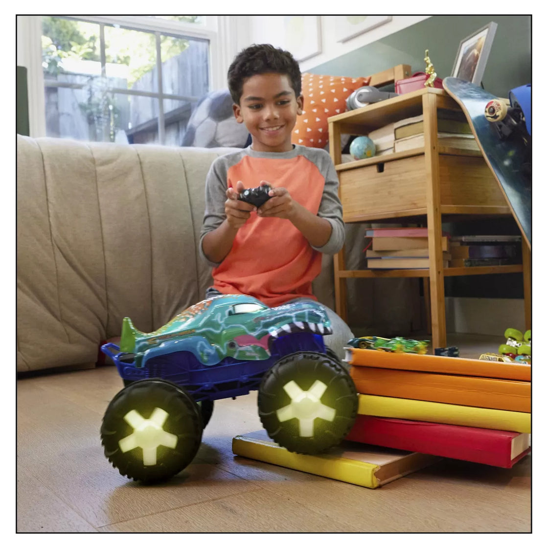 Hot wheels monster truck mega wrex alive rc scara 1 la15