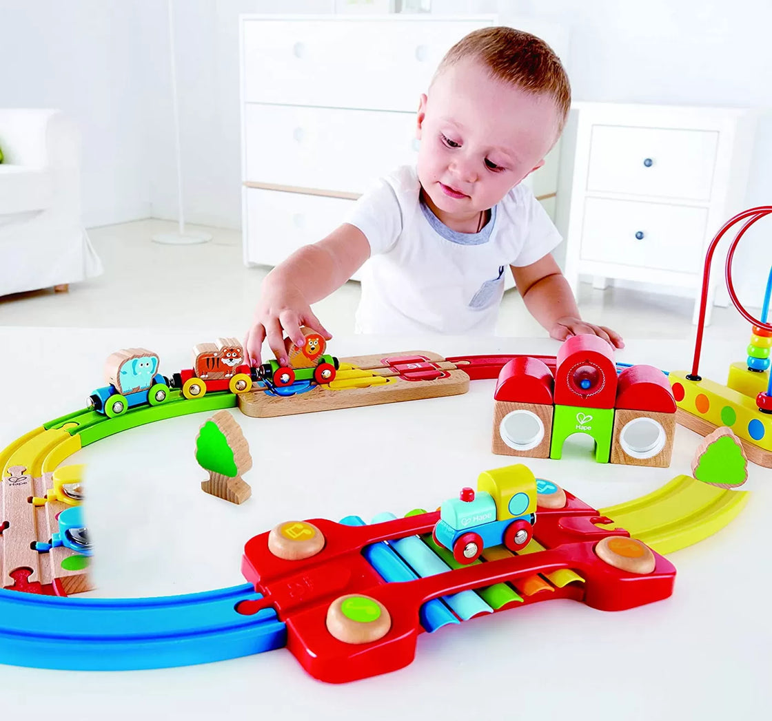 Hape sina de tren curcubeu