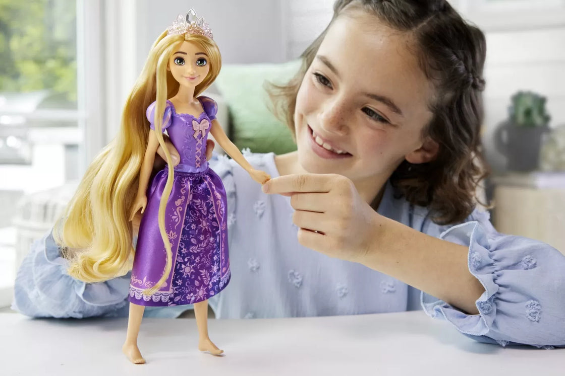 Disney princess papusa rapunzel care canta