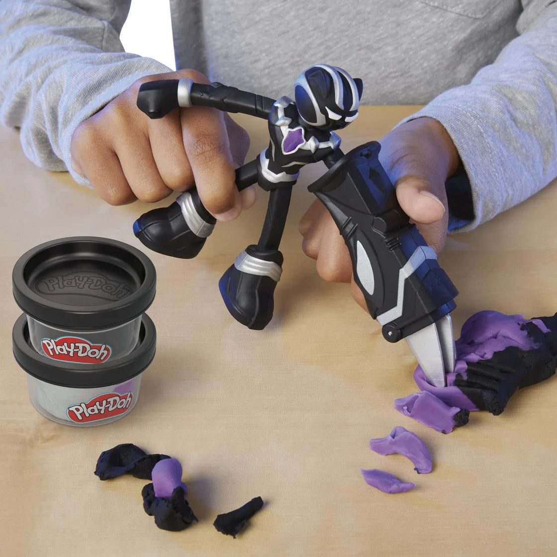 Play-doh marvel figurina flexibila cu accesorii black panther 10cm