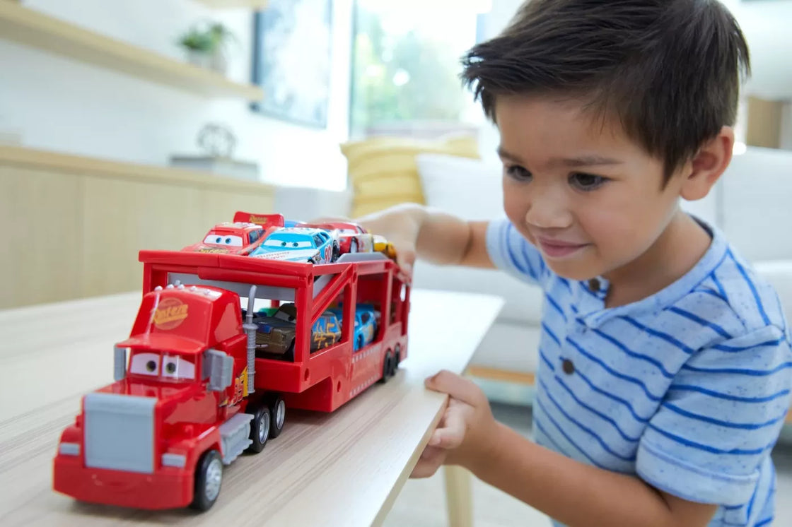 Cars transportatorul mack