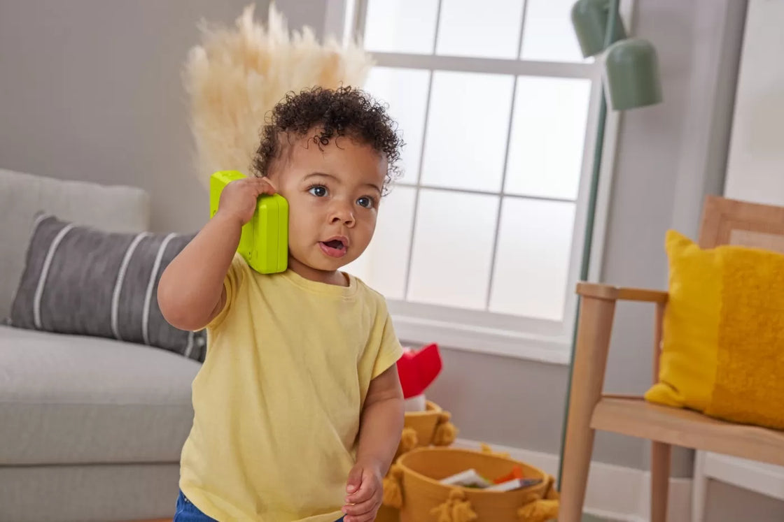 Fisher price laugh&learn 2in1 smartphone in limba romana
