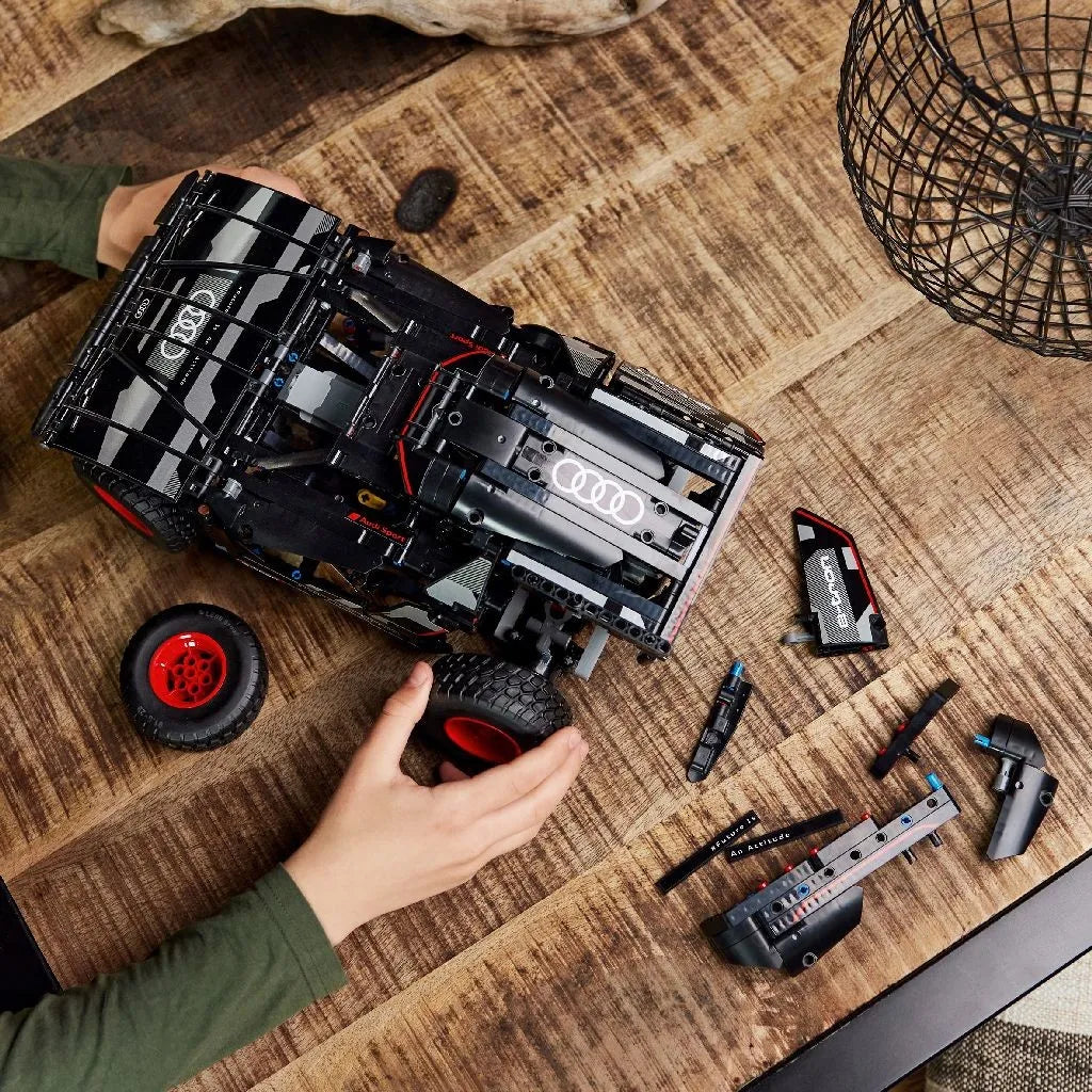 Lego technic audi rs q e tron 42160