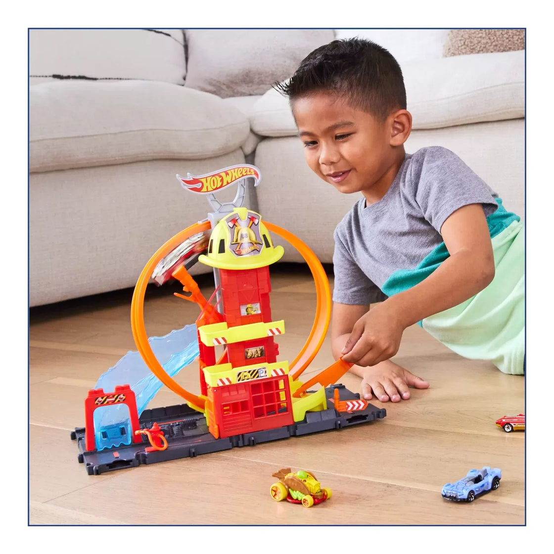 Hot wheels statia de pompieri super loop