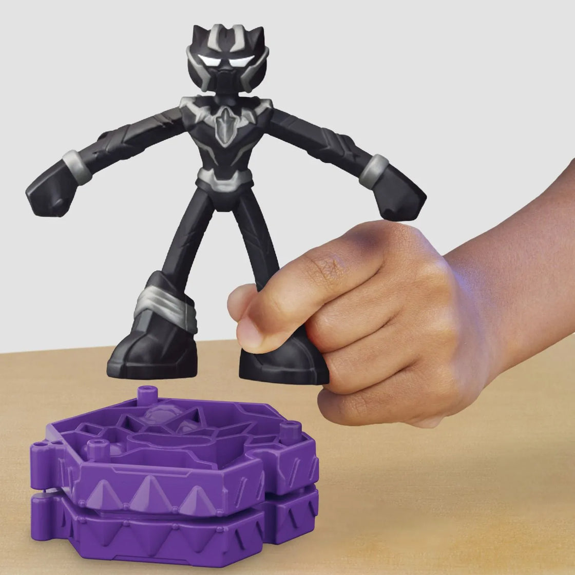 Play-doh marvel figurina flexibila cu accesorii black panther 10cm