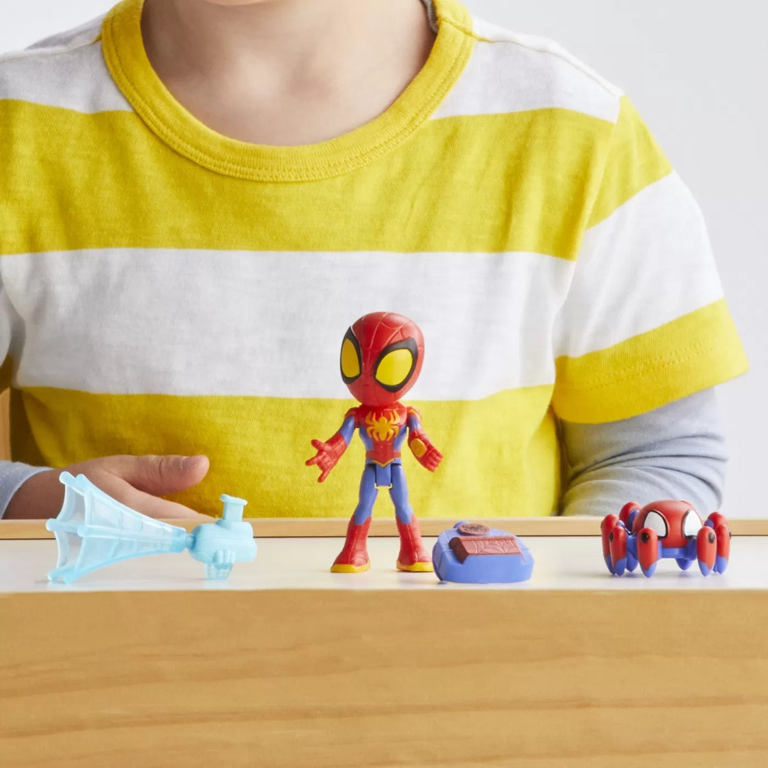Spidey prietenii extraordinari set figurina spidey 10cm si accesorii