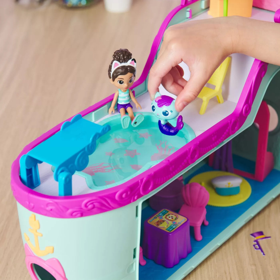 Gabbys dollhouse vaporul cu prieteni