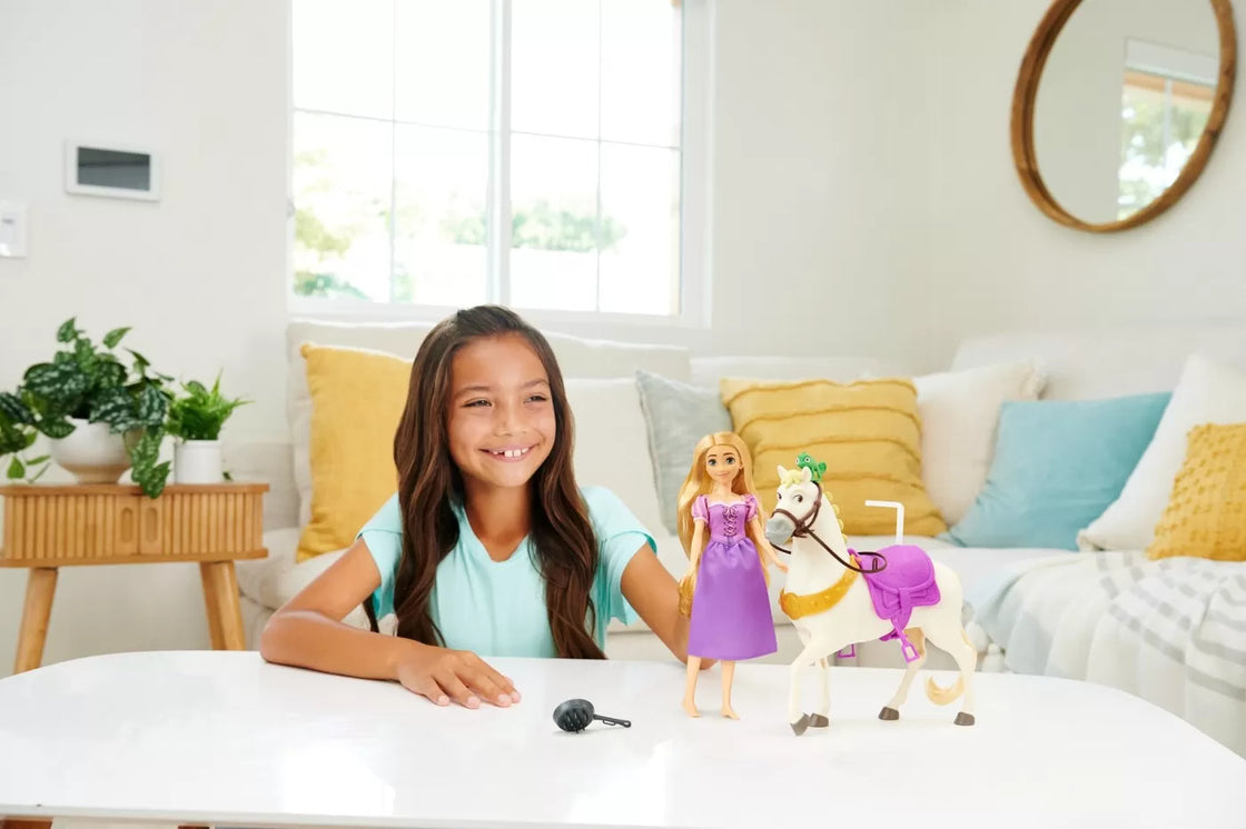Disney princess set papusa rapunzel si calul maximus