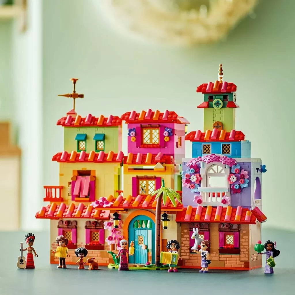 Lego disney casa magica a familiei madrigal 43245