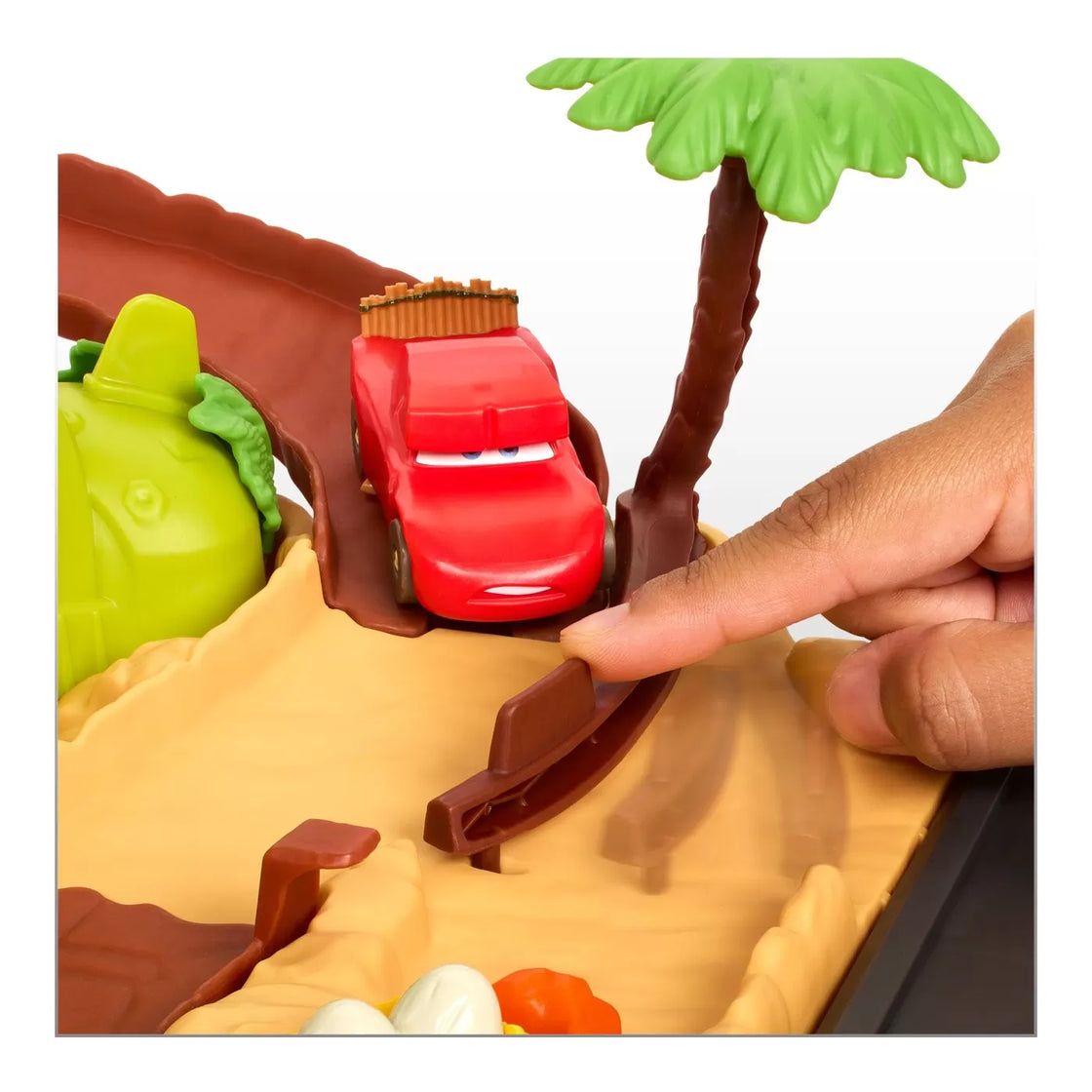 Cars set de joaca dino si masinuta cave fulger mcqueen