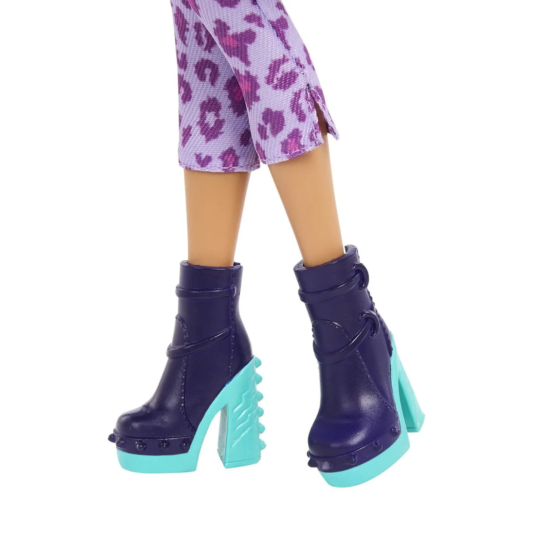 Monster high papusa clawdeen wolf si catelul crescent