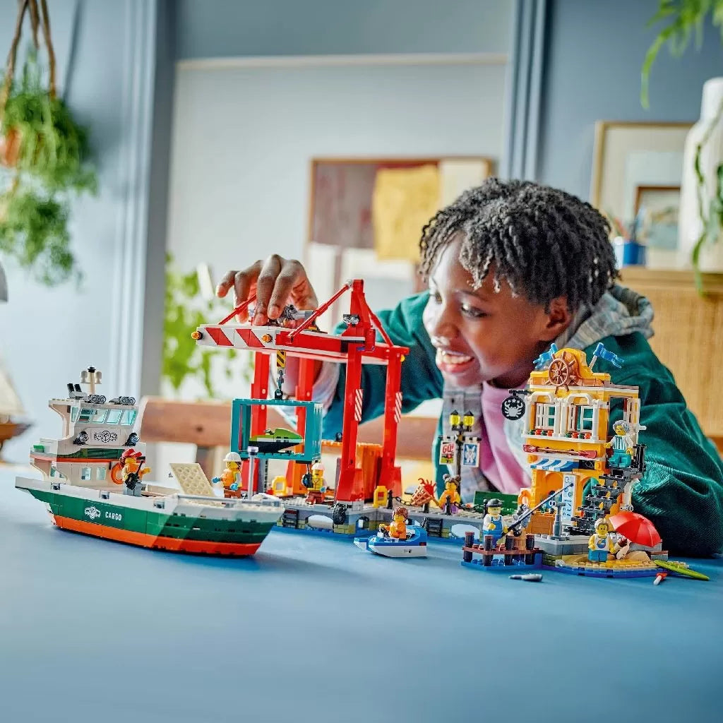 Lego city port si nava de transport marfa 60422