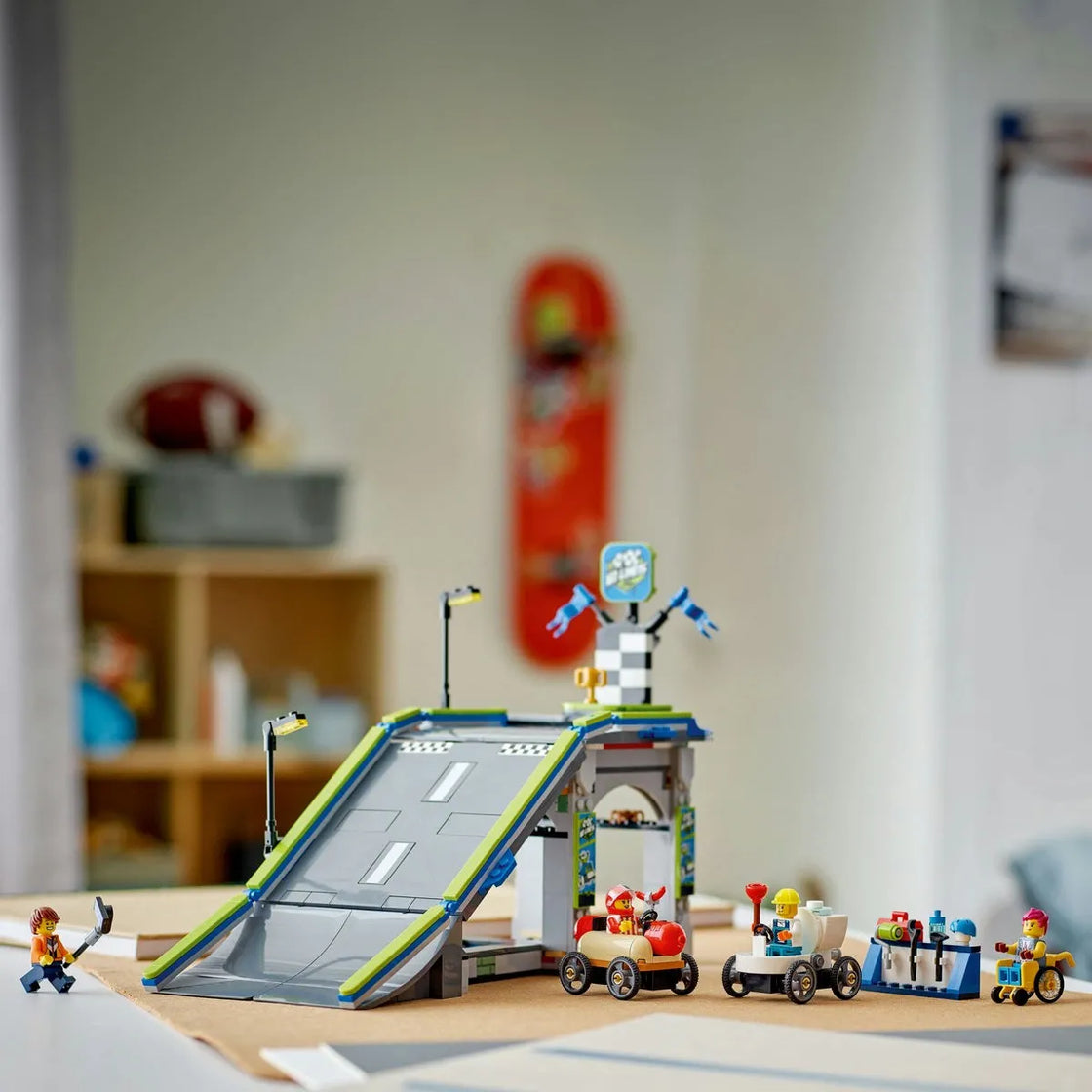 Lego city fara limite: rampa pentru curse de masini 60460