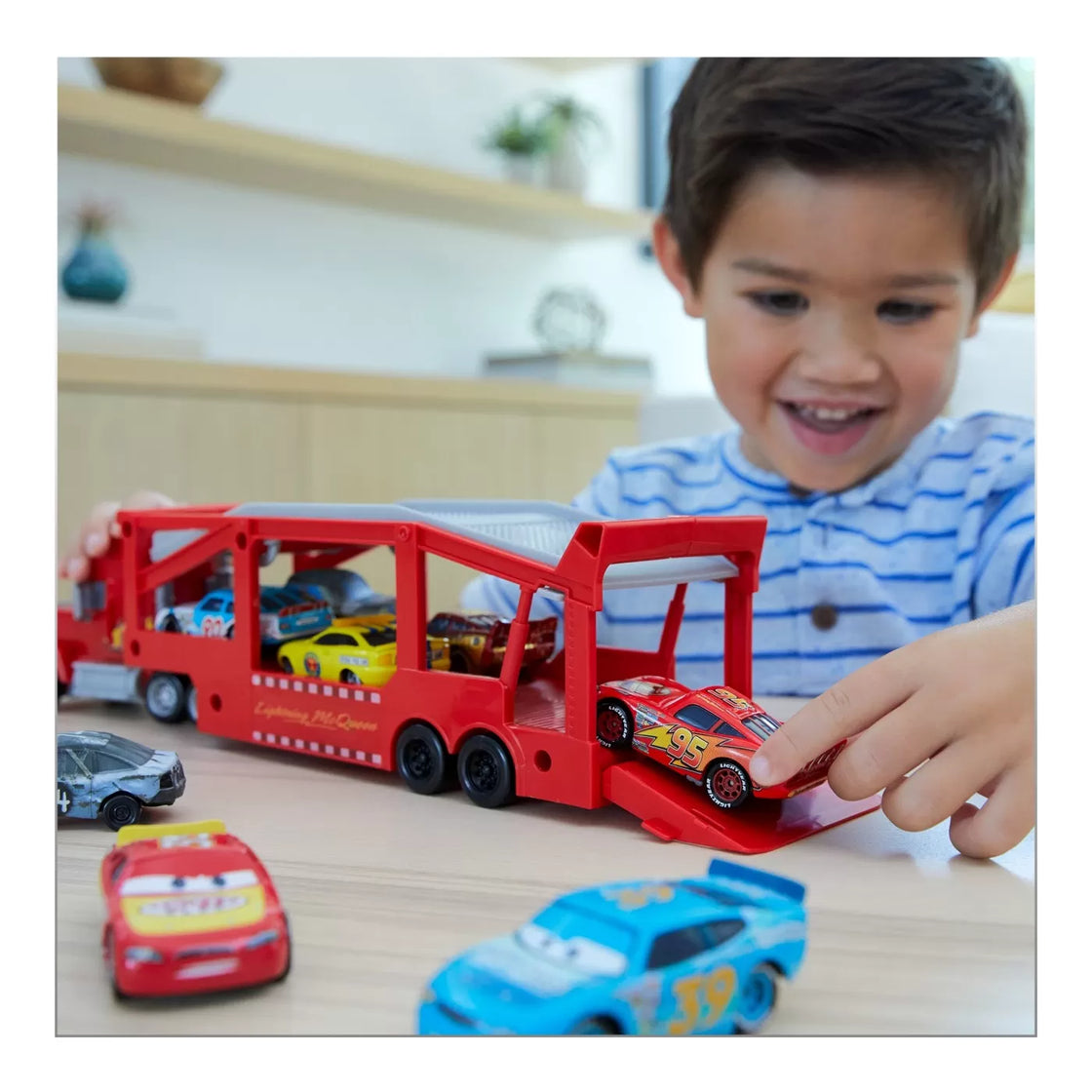 Cars transportatorul mack