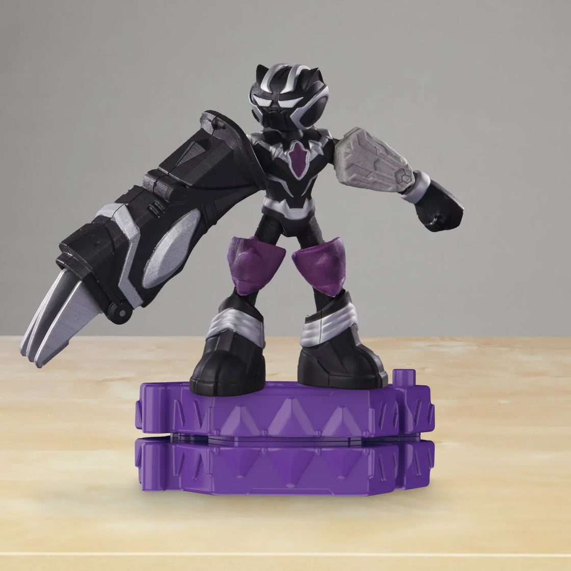 Play-doh marvel figurina flexibila cu accesorii black panther 10cm