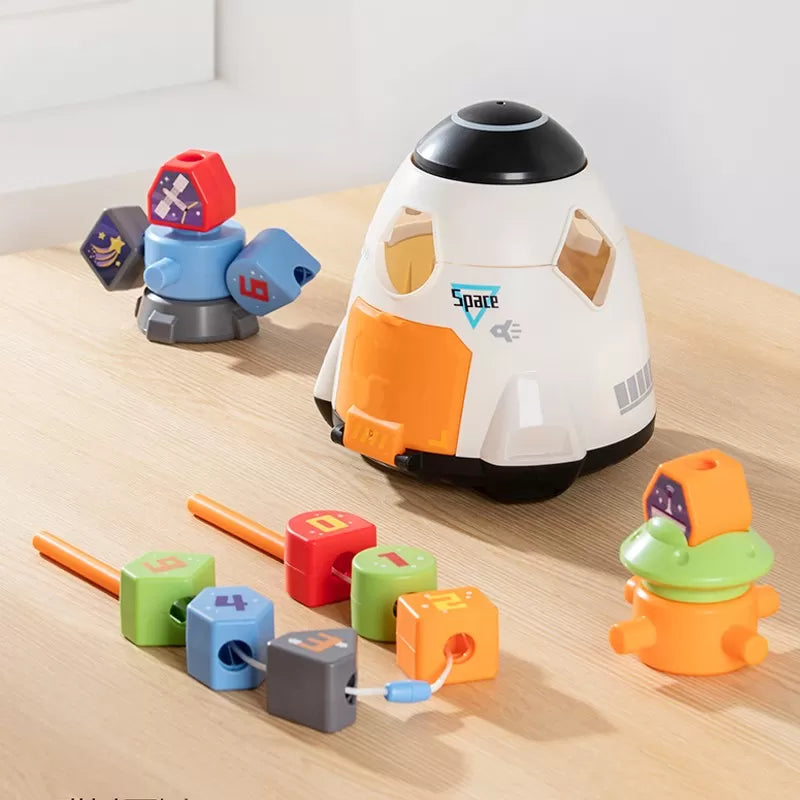 Set de constructie in forma de nava spatiala