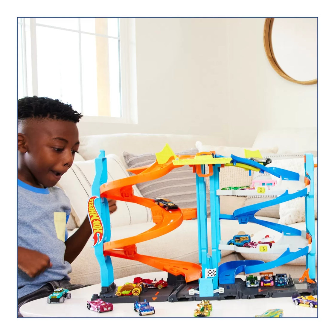 Hot wheels city turnul de curse
