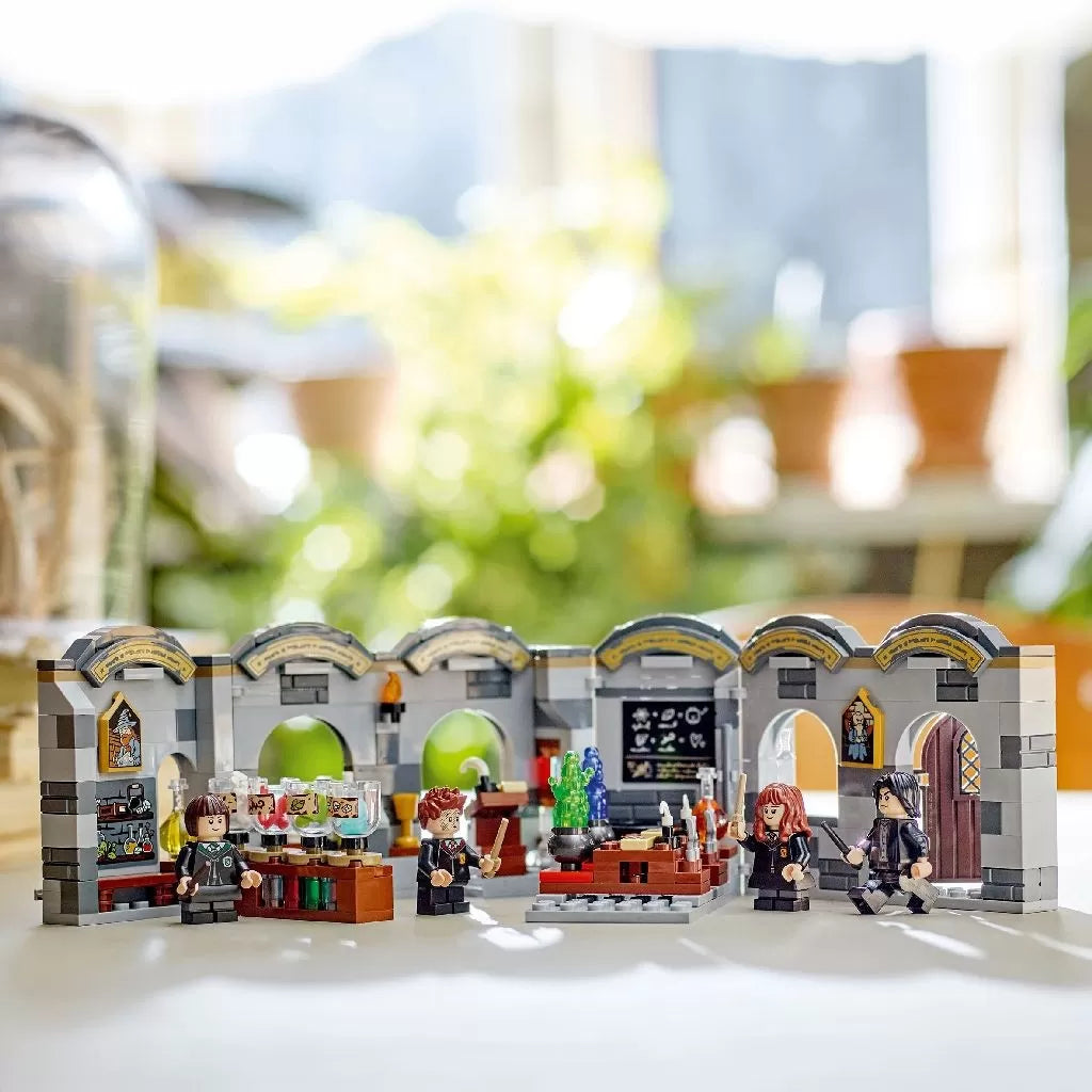 Lego harry potter tm castelul hogwarts: lectia de potiuni 76431