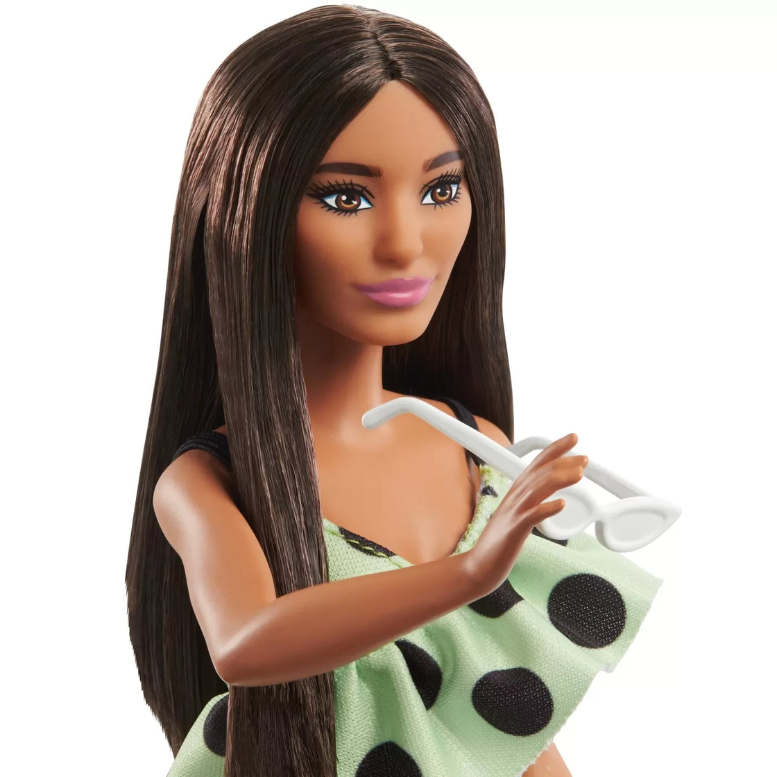 Papusa barbie fashionista bruneta cu salopeta verde