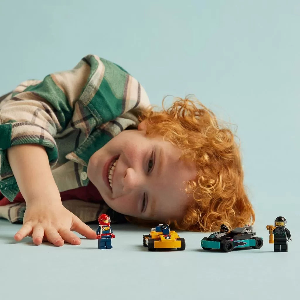 Lego city carturi si piloti de curse 60400