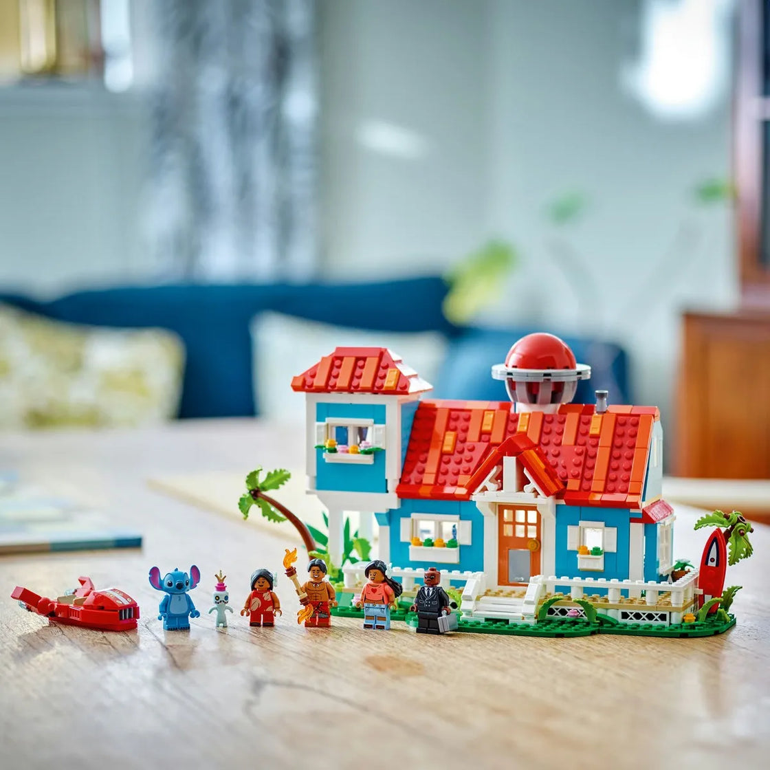 Lego disney casa de pe plaja a lui lilo si stitch 43268