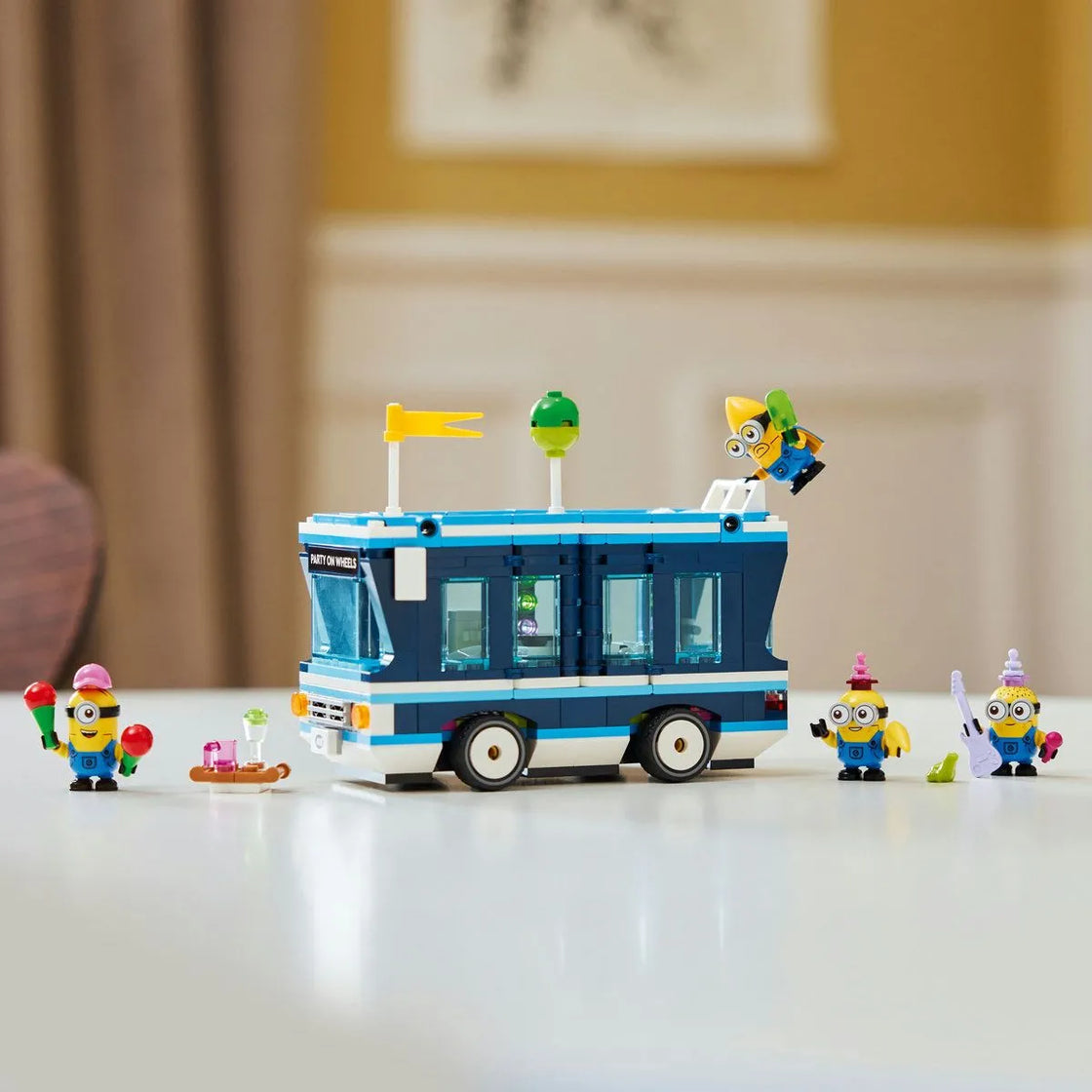 Lego despicable me4 autobuzul de petrecere al minionilor 75581