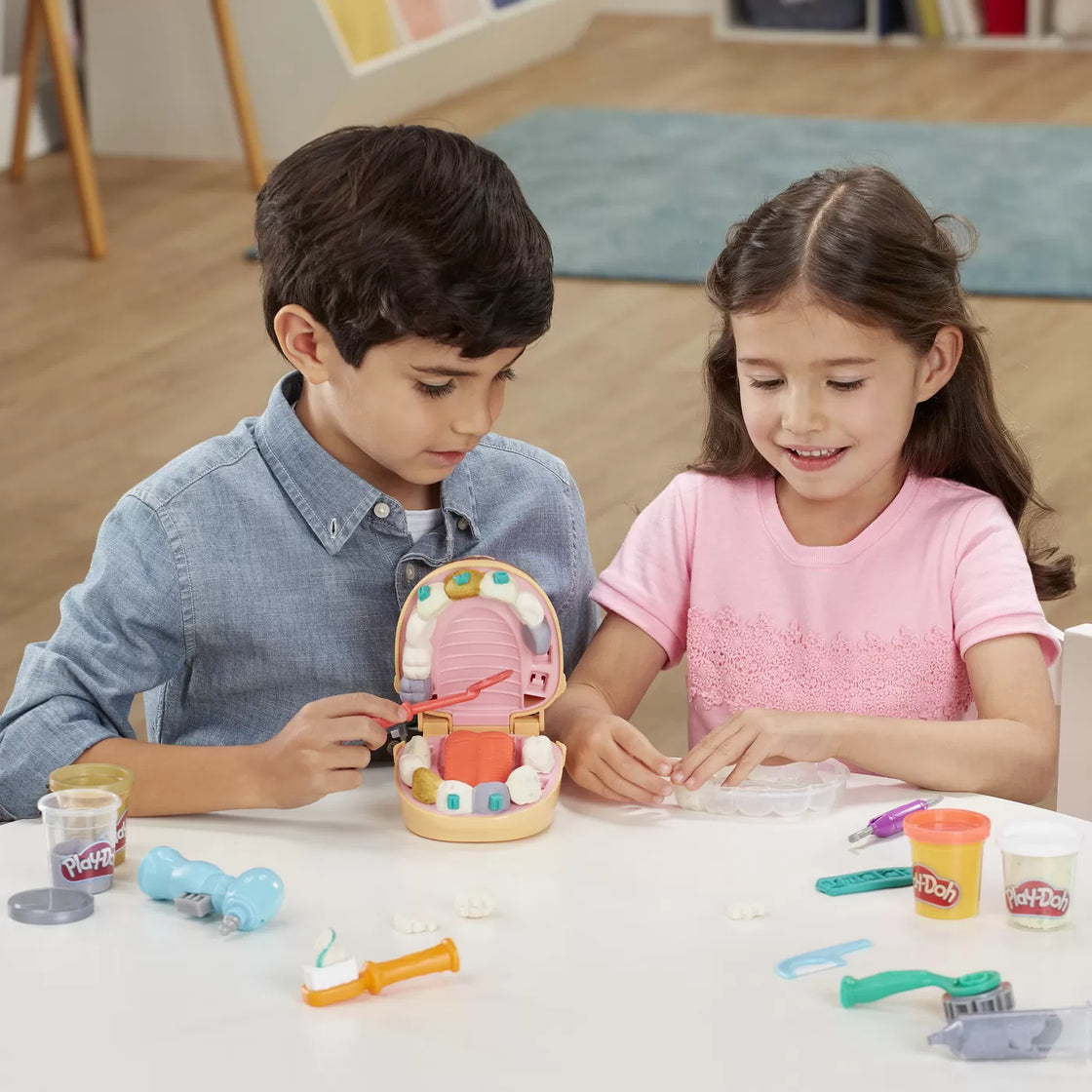Play-doh set dentistul cu accesorii si dinti colorati