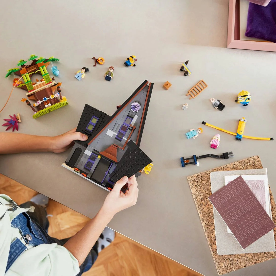 Lego despicable me4 resedinta de familie a lui gru si a minionilor 75583